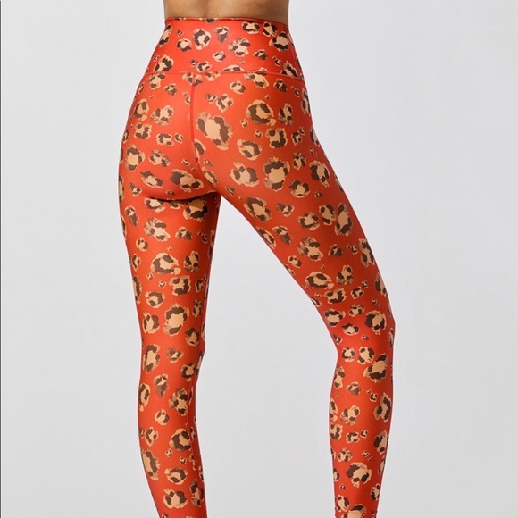 Carbon38 Printed Leopard 7/8 High Rise Leggings - Picture 5 of 9